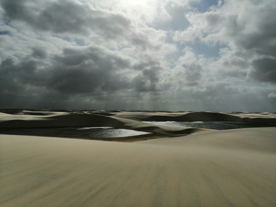 Beautiful dunes in the middle of nowhere on a 3-day trekking trip through the dunes in Lençóis Maranhenses